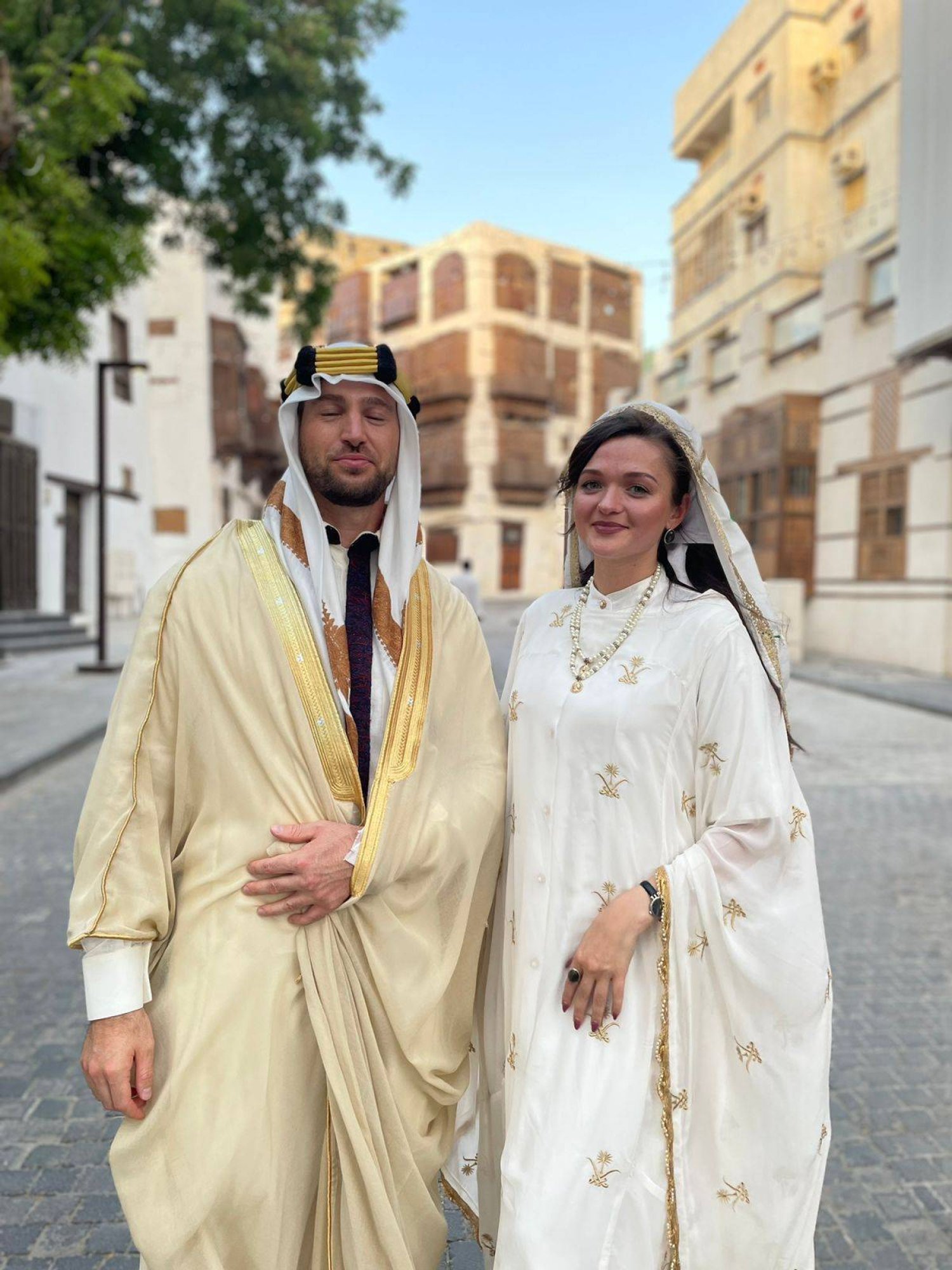 الملابس التراثية في جدة التاريخية… نافذة السياح على الماضي