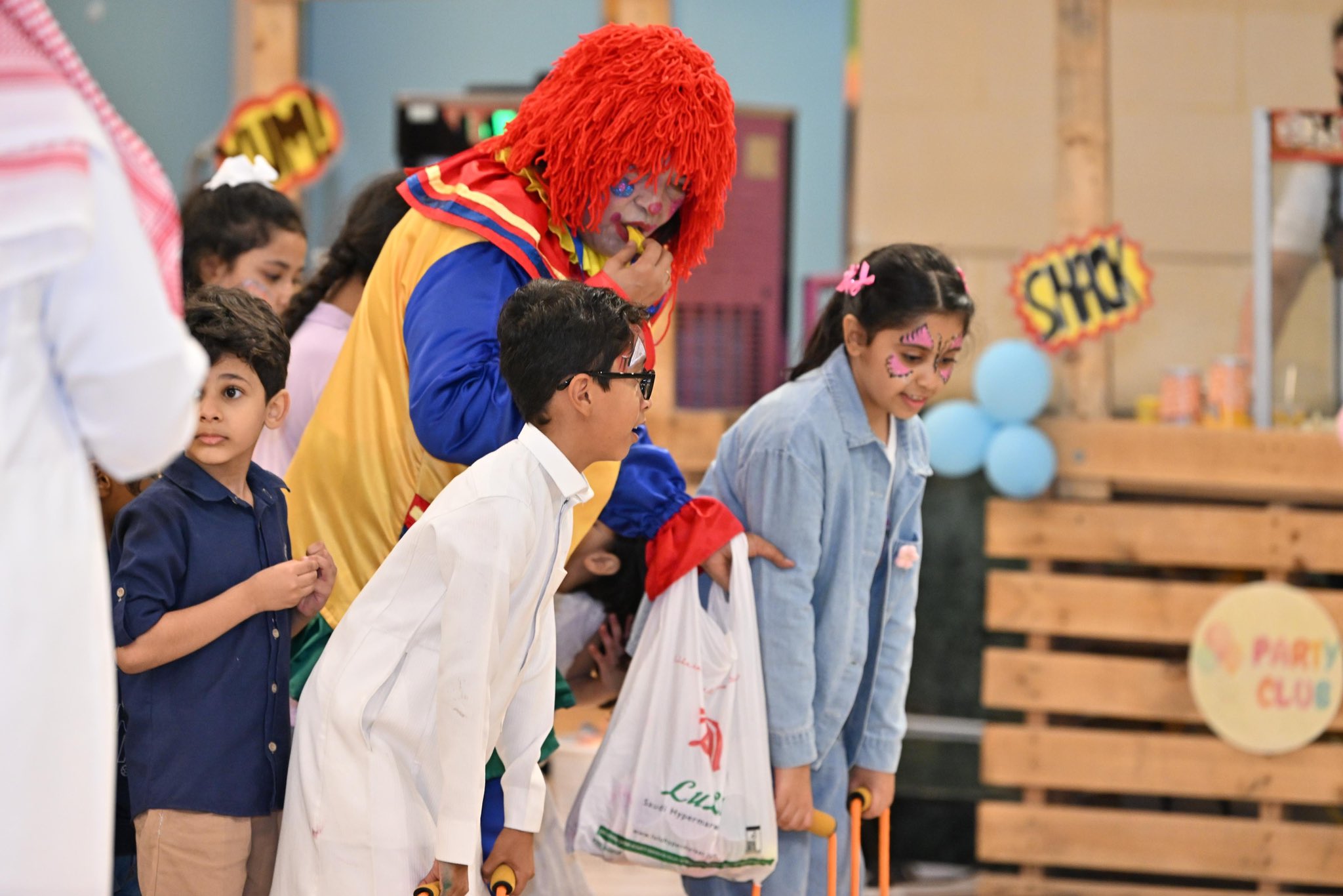 في يوم الطفل العالمي وزارة الصحة في محافظة جدة تحتضن أطفال منسوبيها