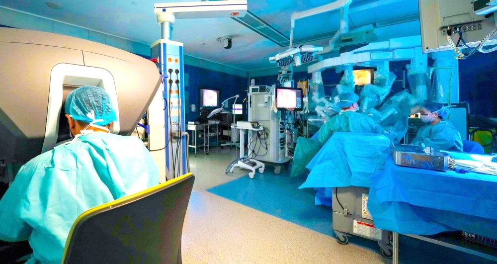 أول زراعة كبد كاملة بالروبوت.. في تخصصي جدة