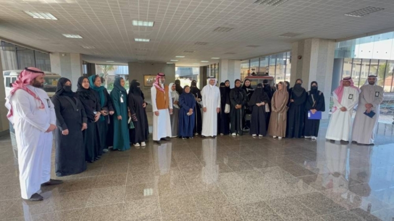 وفد من كلية علوم الأرض يزور وكالة “الصناعة” بجدة