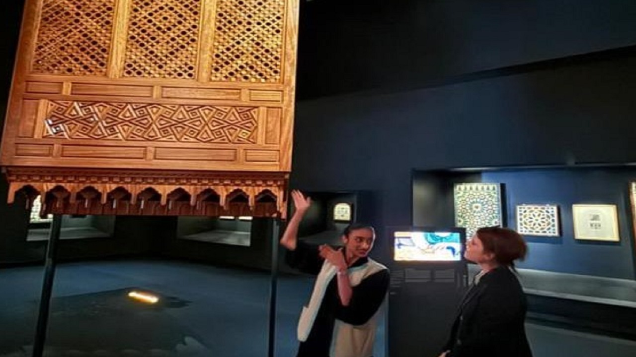 الأميرة يوجيني تزور لبينالي الفنون الإسلامية بجدة