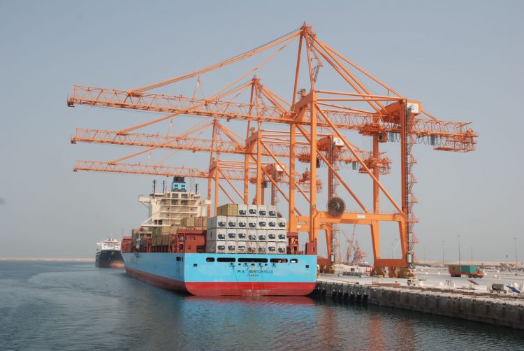 “موانئ” تعلن إضافة 5 خدمات شحن ملاحية إلى ميناء جدة والدمام والجبيل