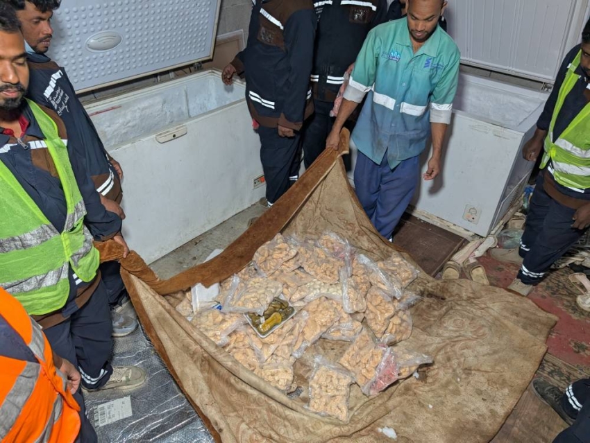 أمانة جدة تتلف 13 طنًا من الدواجن و26 ألف مادة غذائية فاسدة