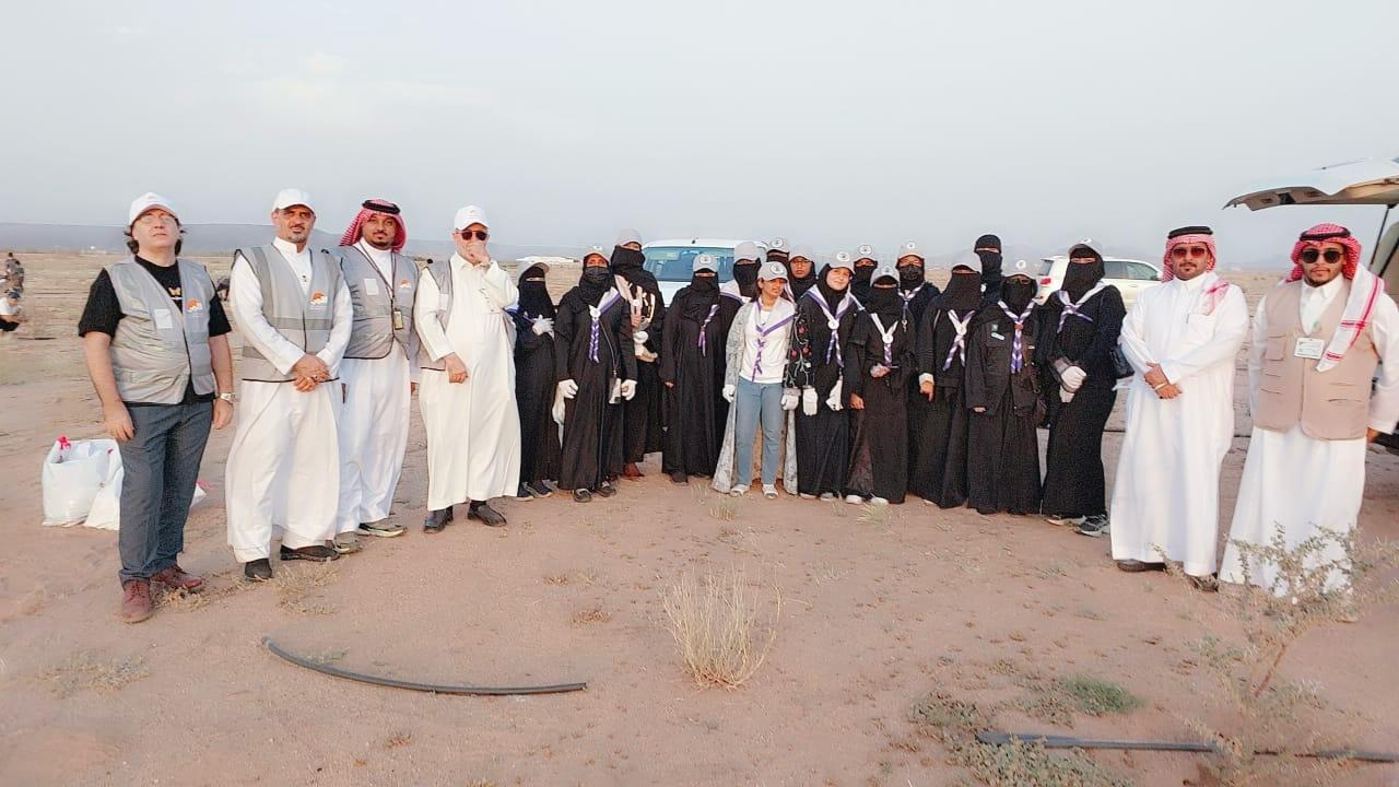 “بر جدة” تشارك في حملة تطوعية لتقليم وتجوير وتنظيف متنزه الجموم البيئي