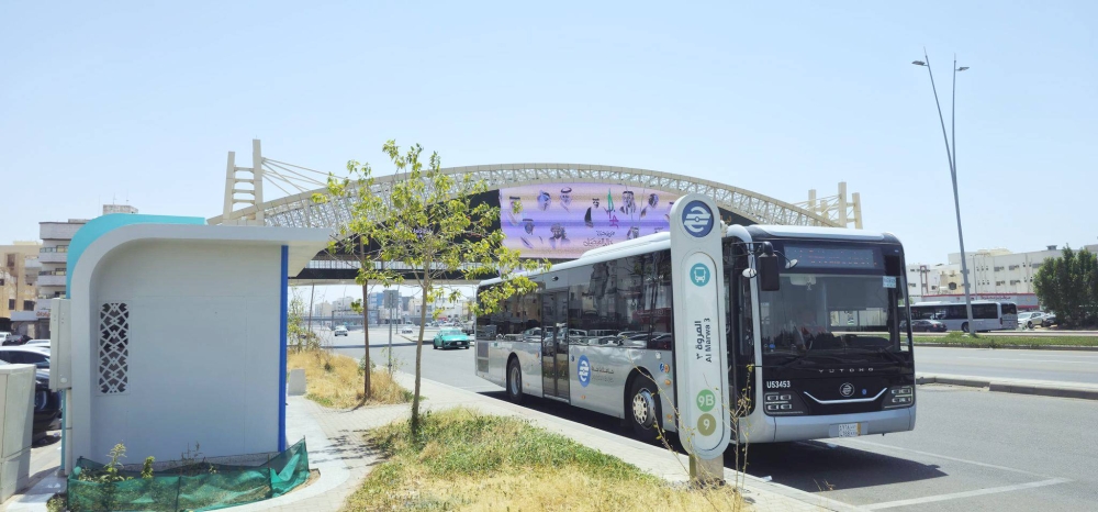 حافلات كهربائية صديقة للبيئة في النقل العام بجدة
