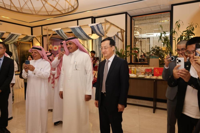 افتتاح الصالون الإعلامي “الزيارة الودية على خطى تشنغ خه” بجدة: جسر جديد للتعاون الثقافي والإعلامي بين الصين والسعودية