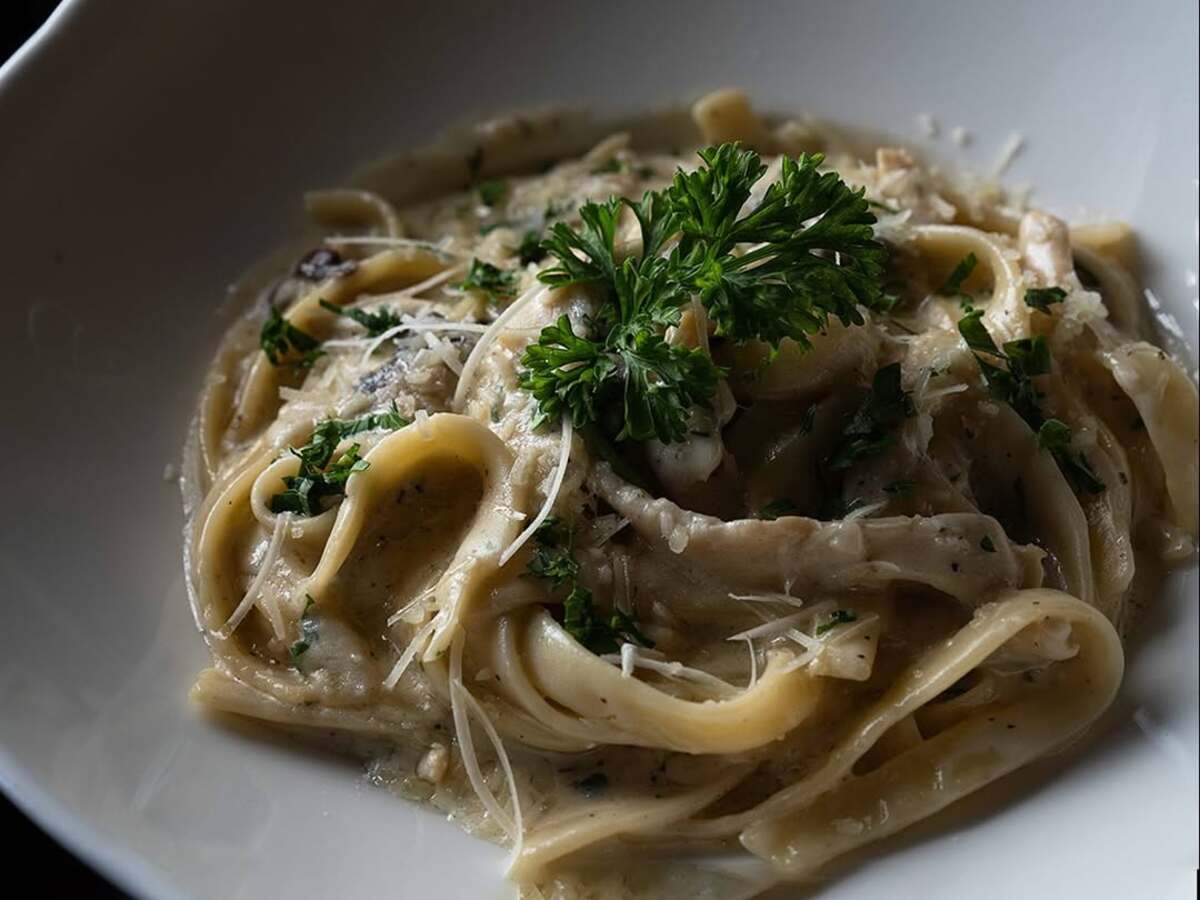 مطعم ريد بازل