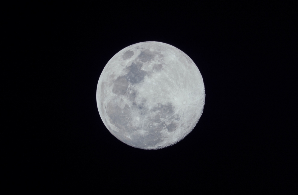 فلكية جدة: السبت ليلة مثالية لرصد تضاريس سطح القمر