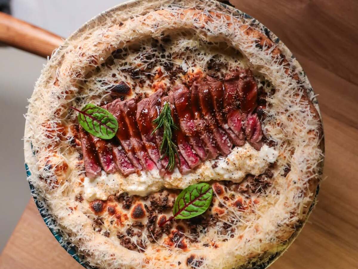 وايت وود بيتزا أند بار