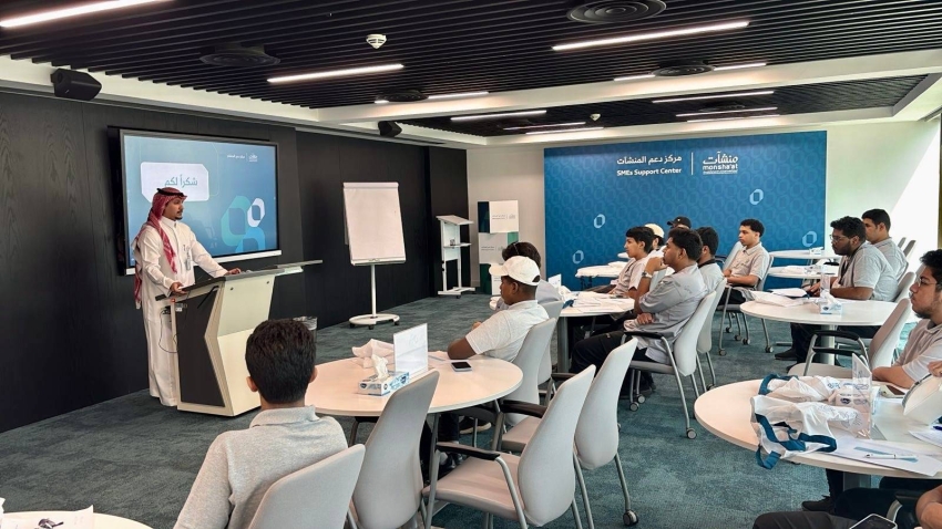 تقنية الاتصالات بجدة تبحث تمكين متدربي الإلكترونيات عبر زيارة مركز دعم المنشآت