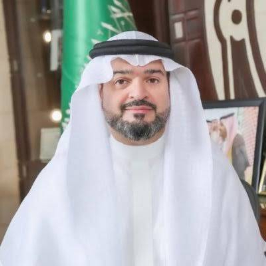 إحسان عباس بافقيه.. في سطور