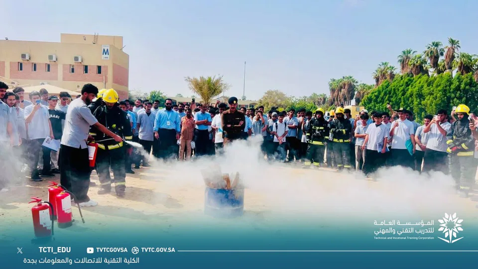 الكلية التقنية بجدة تنفذ تجربة إخلاء وهمية لتطبيق خطة الطوارئ ومواجهة الحوادث