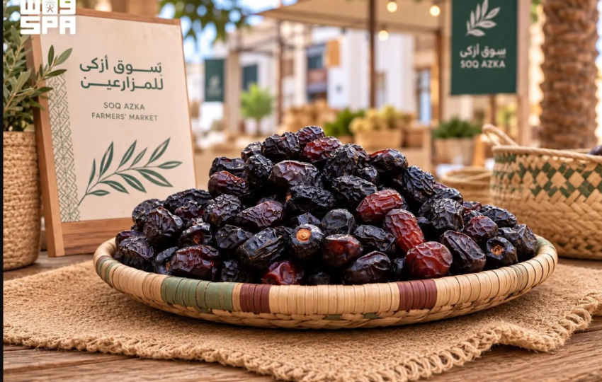 “سوق أزكى للمزارعين” في جدة يبرز تنوع التمور السعودية ويدعم منتجيها