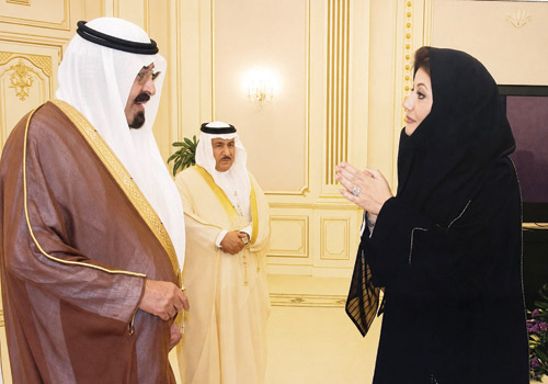 هالة الشاعر  «الجمعية النسائية الخيرية الأولى بجدة» ليست الأولى في التاريخ
